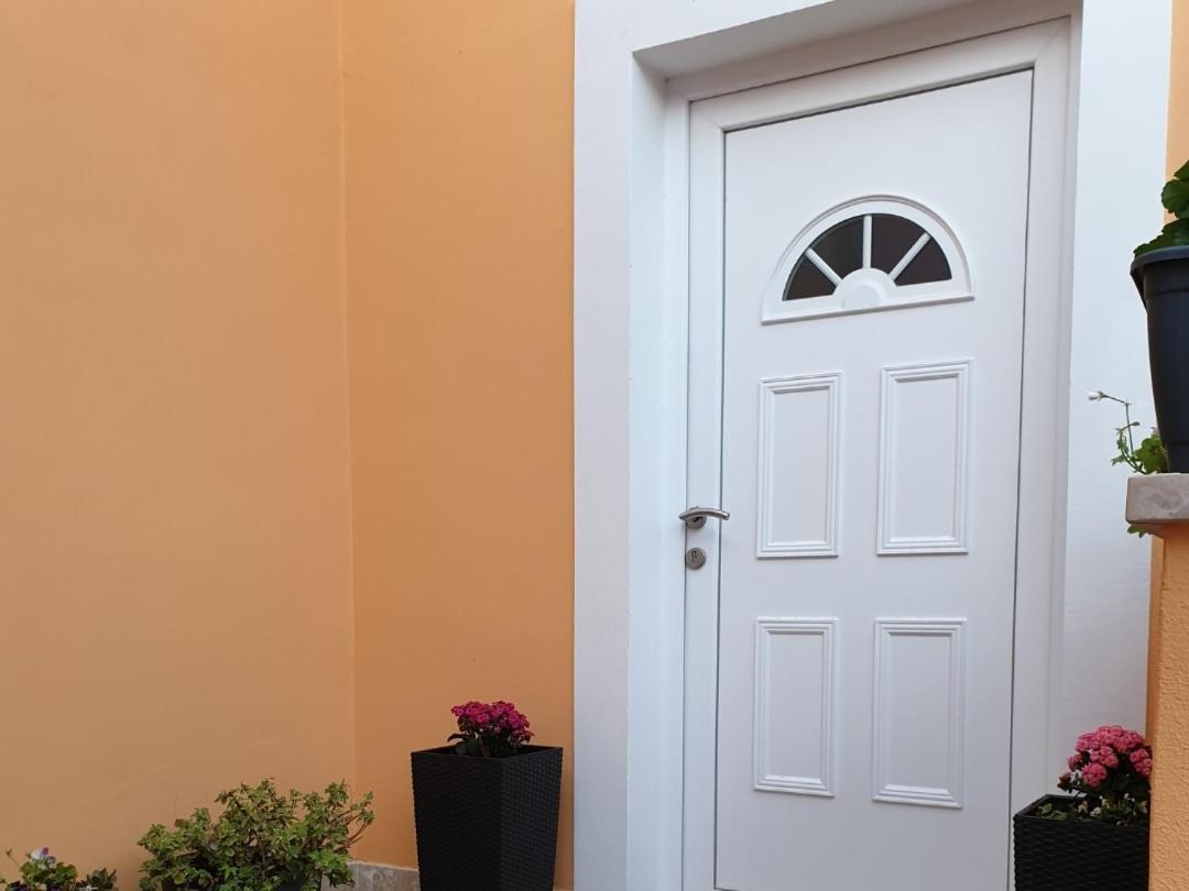 Apartments Priko 63 Mali Losinj Bagian luar foto