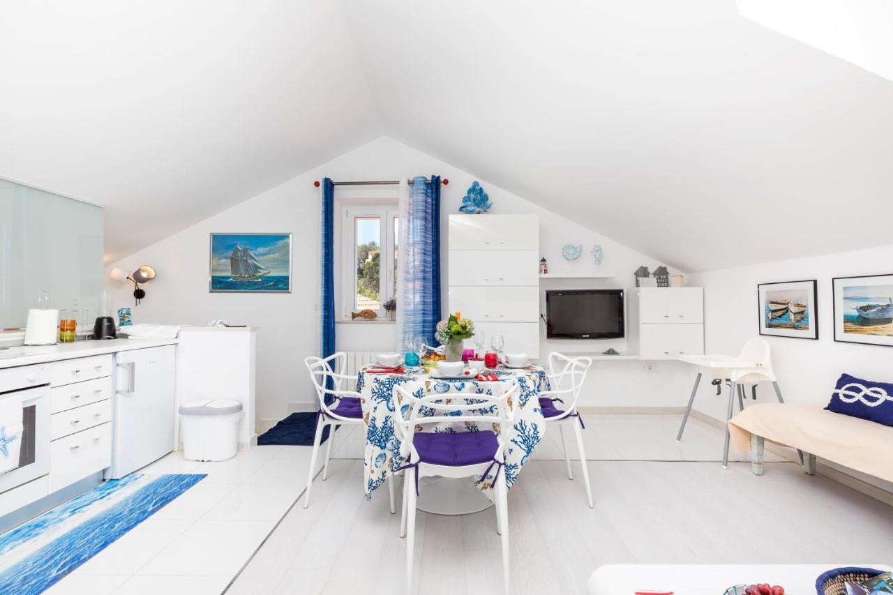Apartments Priko 63 Mali Losinj Bagian luar foto