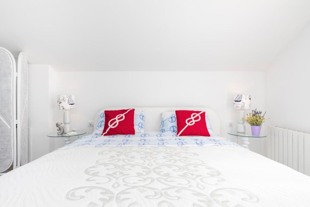 Apartments Priko 63 Mali Losinj Bagian luar foto