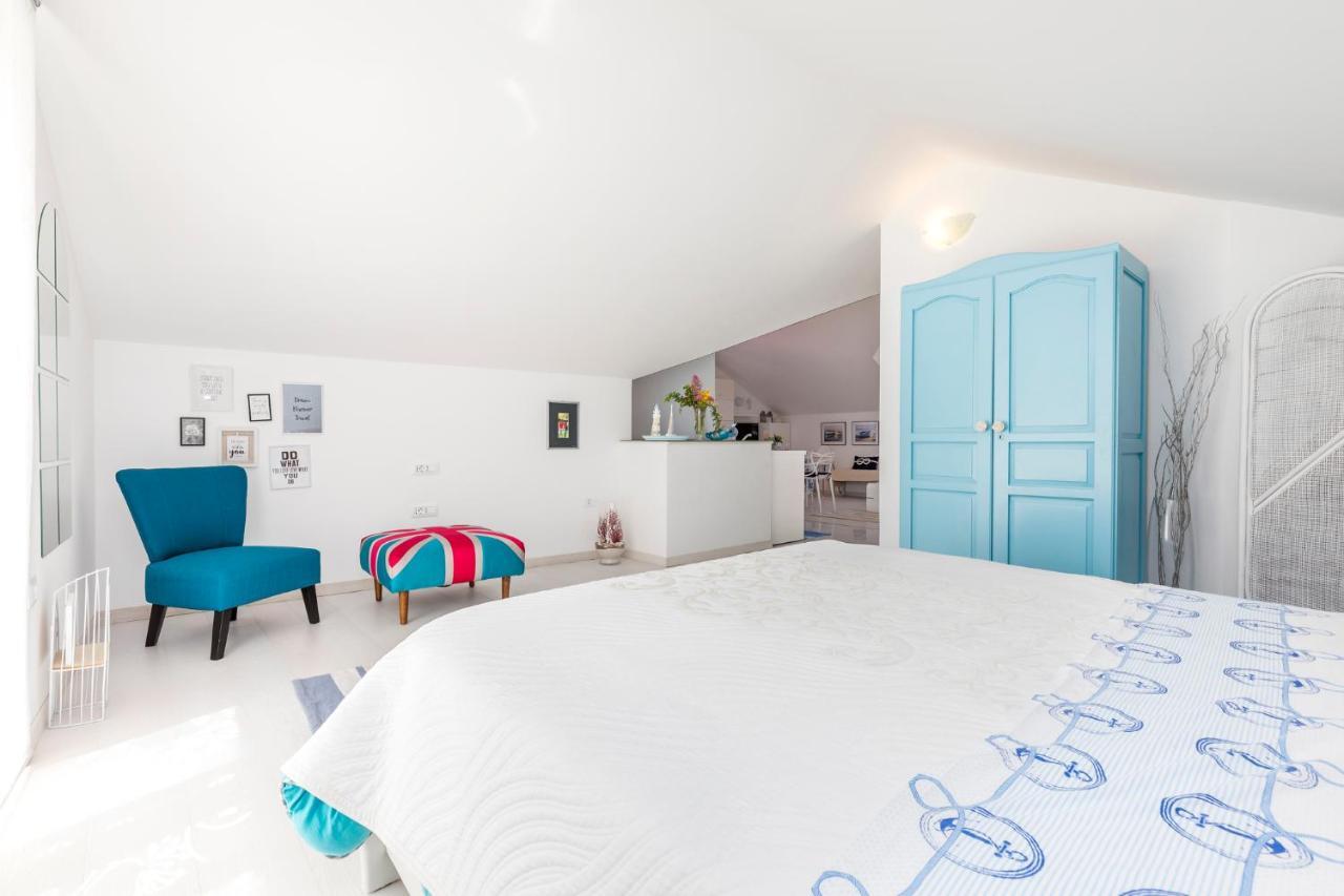 Apartments Priko 63 Mali Losinj Bagian luar foto