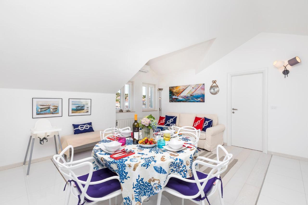 Apartments Priko 63 Mali Losinj Bagian luar foto